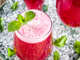 Fruchtige Beerenbowle: Rezept zum Abnehmen und für eine bewusste Anti-Aging Ernährung